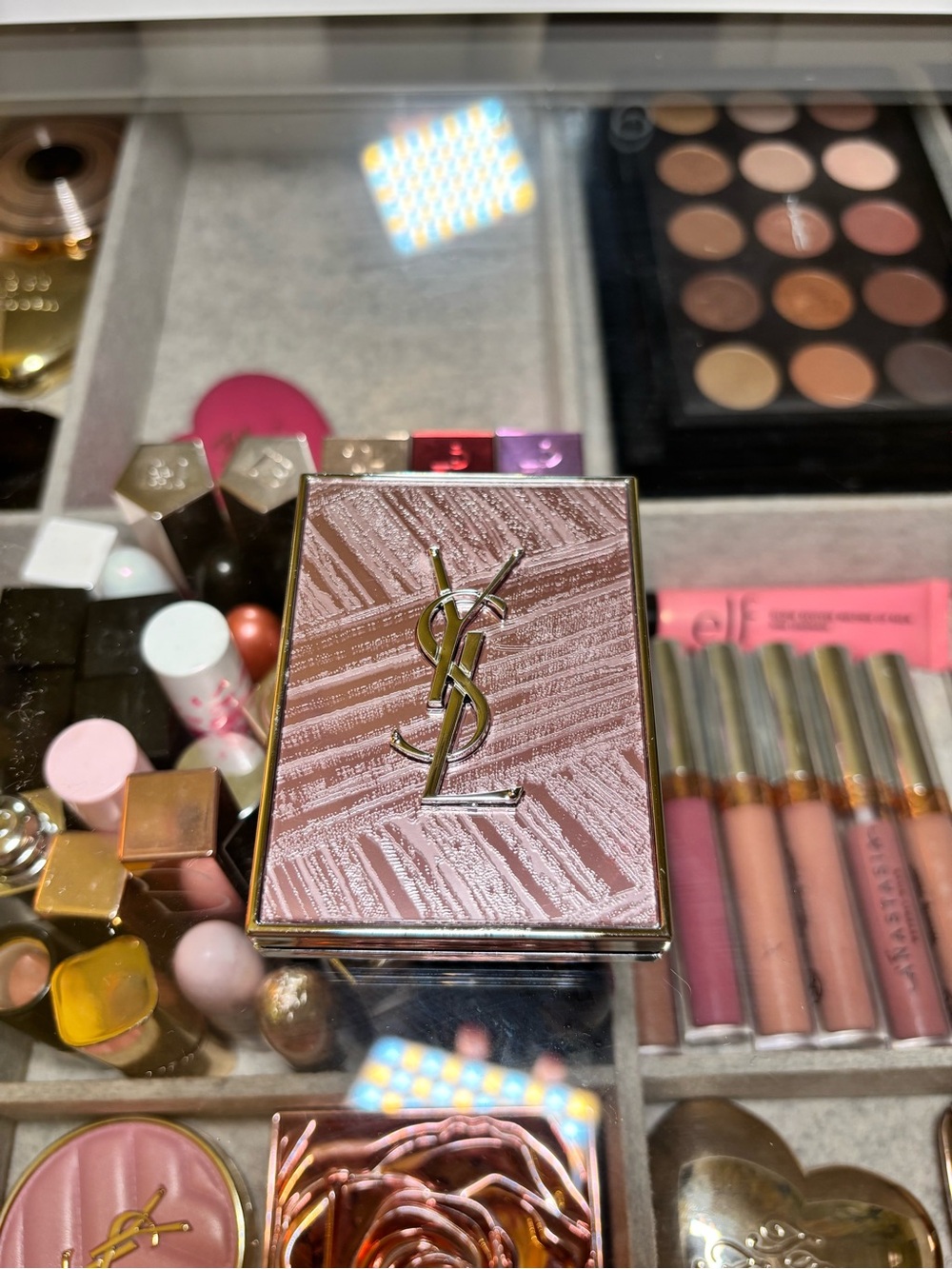 Yves Saint Laurent Shimmery Rose-Blush Highlighter Compact